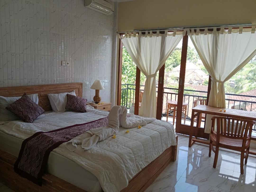 Apartment Injihar House